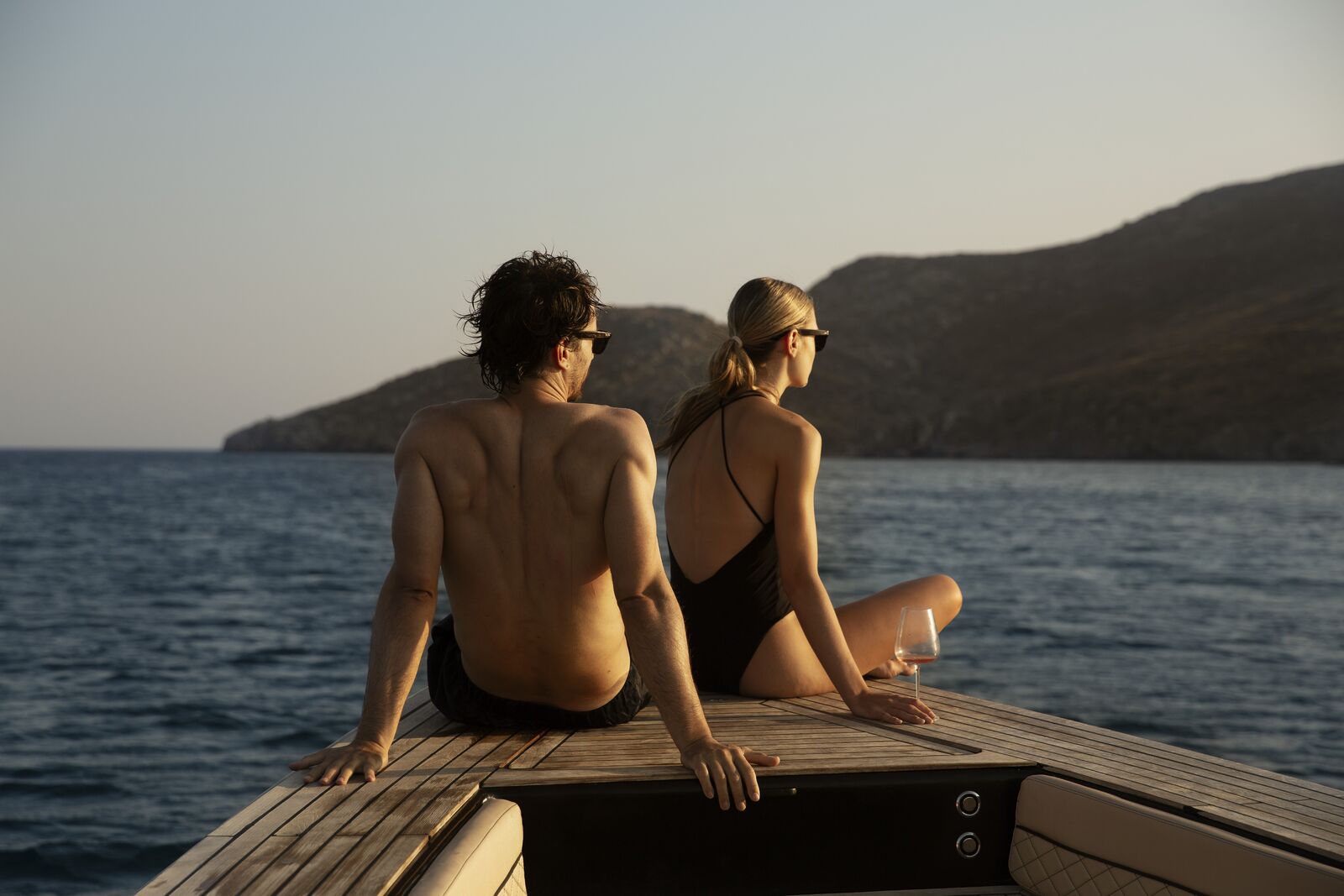 Unveiling the Coastal Wonders of Mykonos: Exploring Cosmopolitan Lounging and Secluded Seaside Treasures